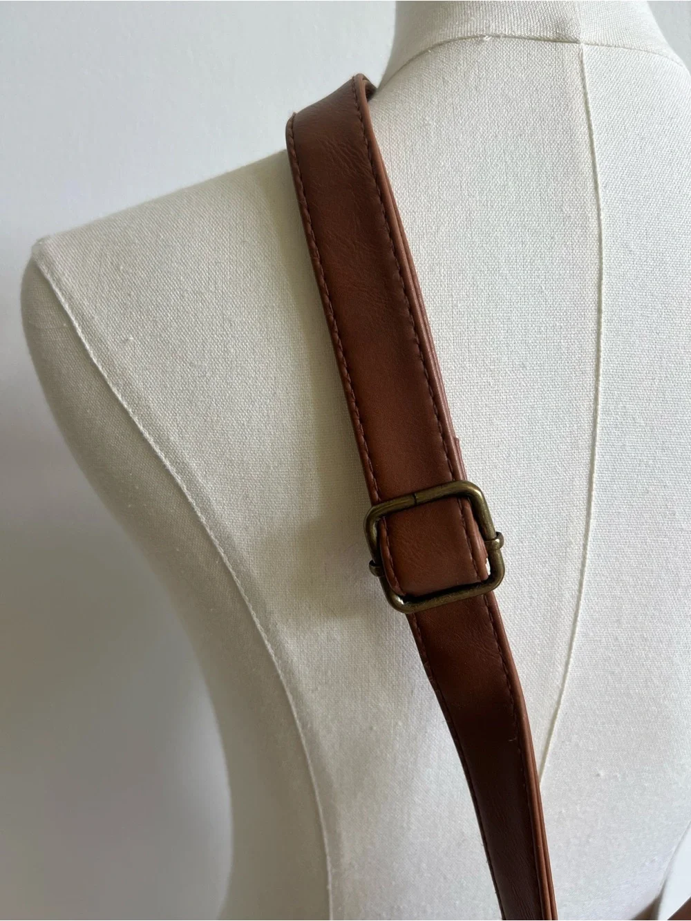 Stone Mountain Brown Crossbody Purse Bonded Leather Multi Pocket Shoulder Bag